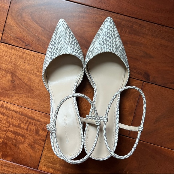 Pointed Toe Block Heel - Picture 4 of 4